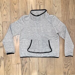 The North Face Women’s Textured Stripe Pullover with Front Pocket Size Medium